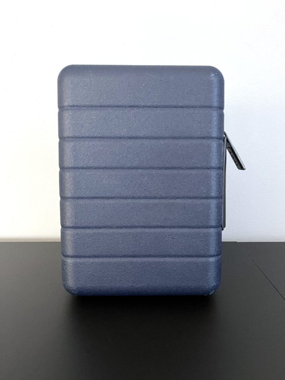 AWAY x United Mini Travel Suitcase Toiletry Hard Case (Navy Blue) - Picture 2 of 10